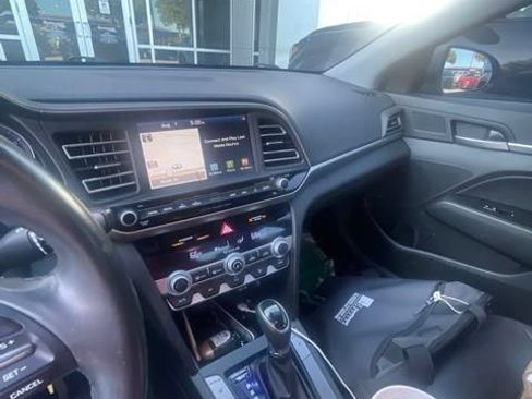 Used 2020 Hyundai Elantra Limited w/ Ultimate Package 03 FWD image 2