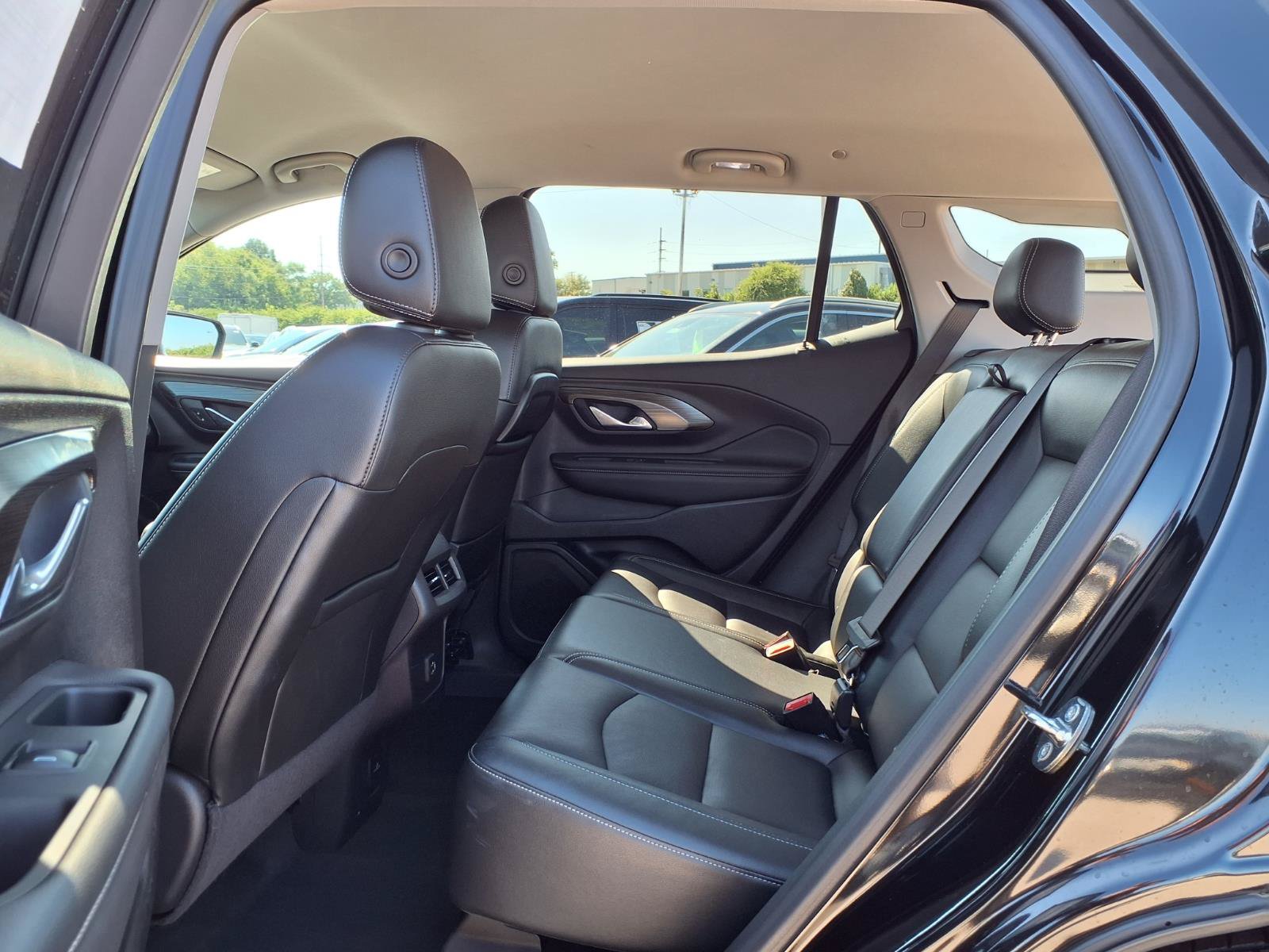 Used 2024 GMC Terrain SLT FWD image 27
