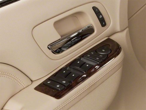 Used 2010 Cadillac Escalade ESV Platinum AWD/4WD image 22