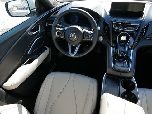 Certified 2025 Acura RDX SH-AWD image 9