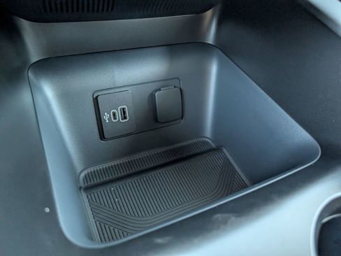 New 2026 Ford Explorer Active w/ Active Comfort Package image 14