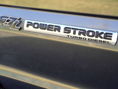 Used 2019 Ford F250 Lariat w/ Lariat Value Package image 11