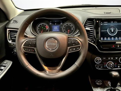 Used 2022 Jeep Cherokee Limited image 8