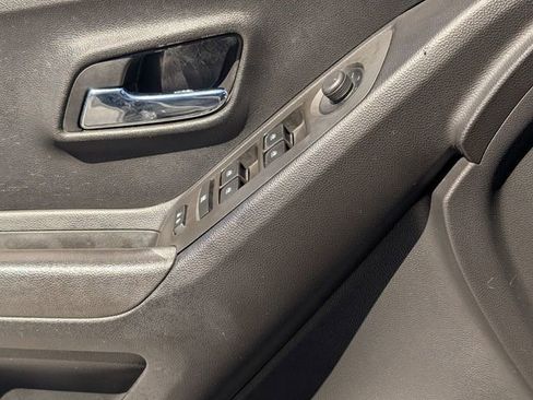 Used 2015 Chevrolet Trax LS image 23