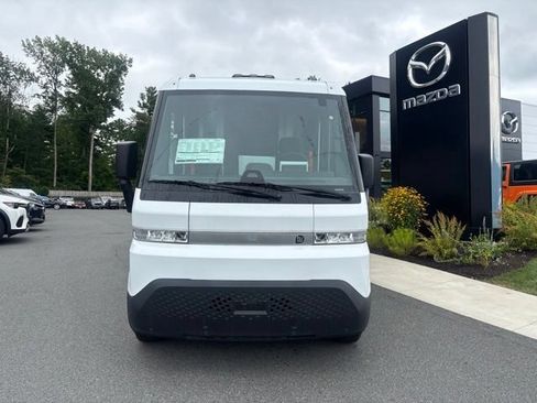 Used 2024 Chevrolet Brightdrop 400 w/ Commercial Equipment Package AWD/4WD image 2