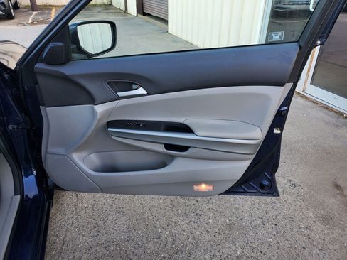 Used 2010 Honda Accord EX image 18