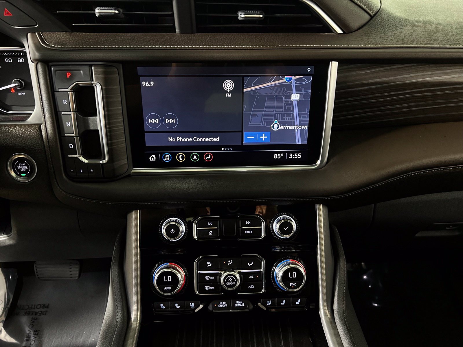 Used 2021 GMC Yukon Denali w/ Denali Premium Package AWD/4WD image 19