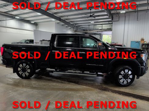 Used 2025 GMC Sierra 2500 Denali w/ Denali Reserve Package AWD/4WD image 2