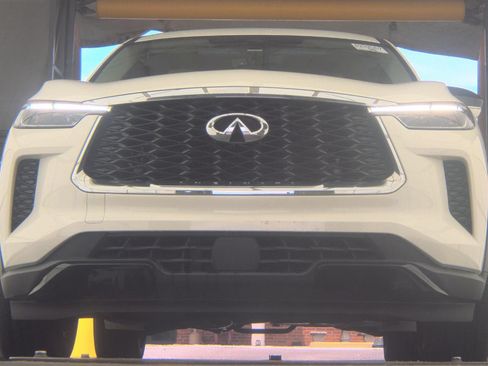 Certified 2023 INFINITI QX60 Pure FWD image 2