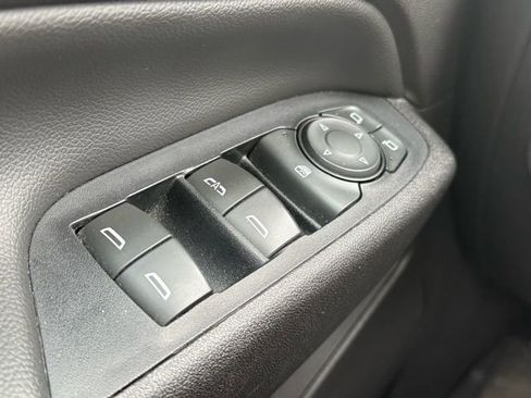 Used 2019 Chevrolet Equinox LT image 17