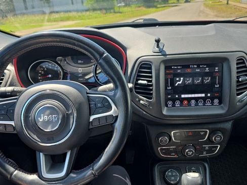 Used 2020 Jeep Compass Trailhawk AWD/4WD image 17