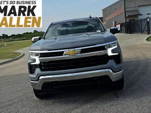 Used 2024 Chevrolet Silverado 1500 LT AWD/4WD image 3