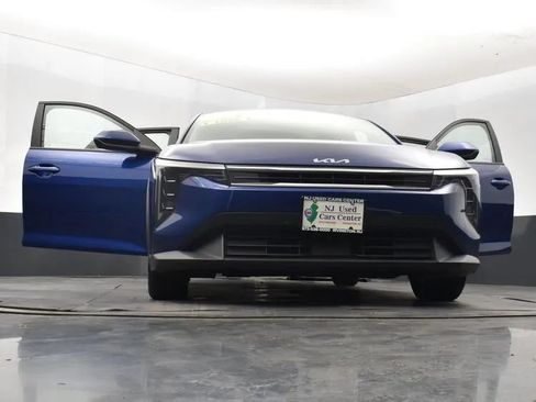 Used 2025 Kia K4 FWD image 11