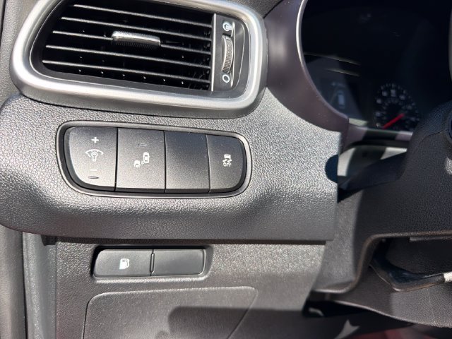 Used 2020 Kia Sorento LX AWD/4WD image 18