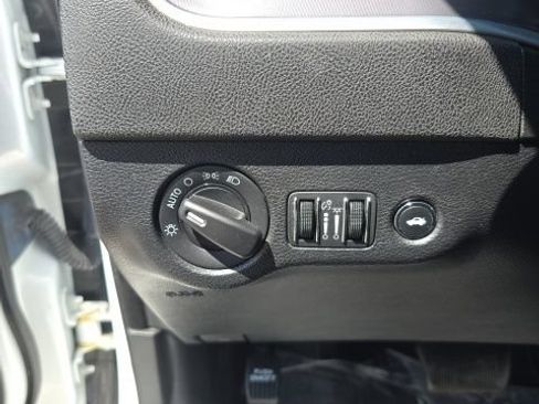 Used 2022 Dodge Charger SXT w/ Leather Interior Group RWD image 15