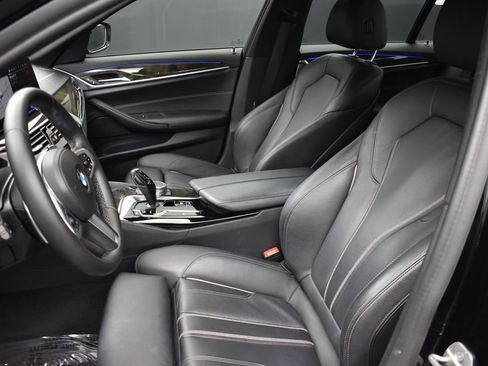 Used 2021 BMW 540i w/ M Sport Package RWD image 11