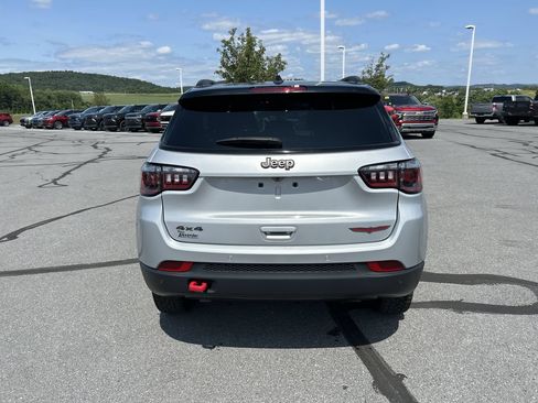 Used 2025 Jeep Compass Trailhawk AWD/4WD image 6