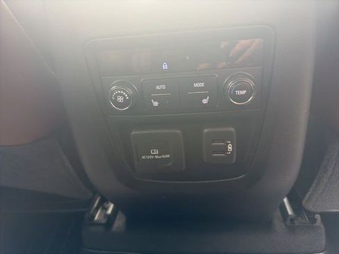 Used 2018 Buick Enclave Avenir w/ Avenir Technology Package AWD/4WD image 30