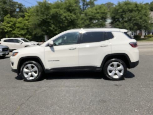 Used 2018 Jeep Compass Latitude w/ Cold Weather Group AWD/4WD image 8