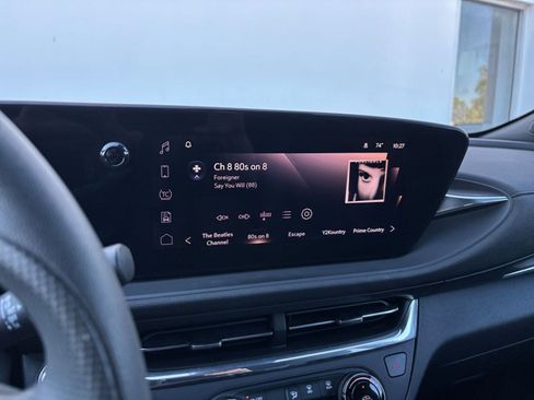 Used 2025 Buick Envista Preferred image 21