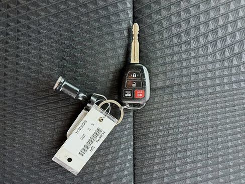Used 2014 Toyota Camry SE FWD image 33