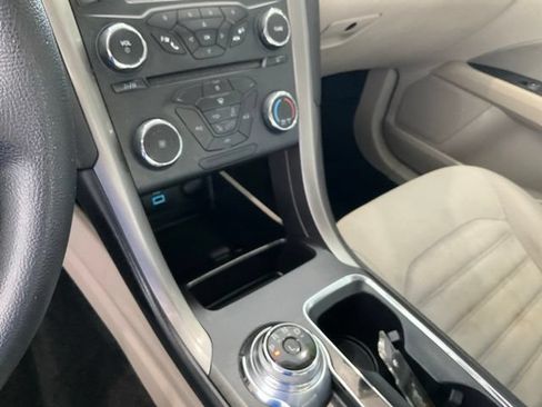 Used 2018 Ford Fusion SE FWD image 10