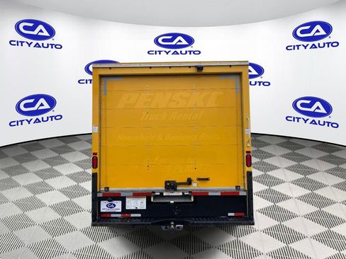 Used 2022 Ford E-350 and Econoline 350 Super Duty RWD image 4