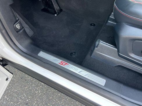 Certified 2025 Ford Explorer ST-Line w/ ST-Line Street Pack image 9