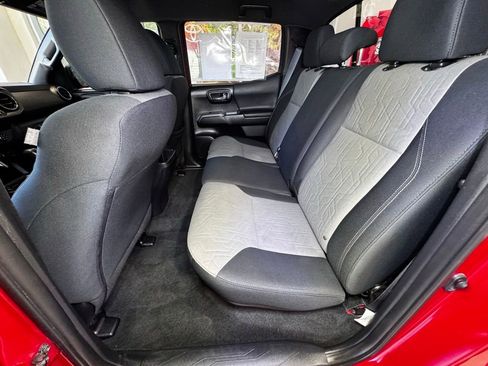 Used 2020 Toyota Tacoma TRD Off-Road w/ Technology Package AWD/4WD image 43