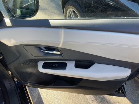 Used 2023 Nissan Ariya FWD image 26