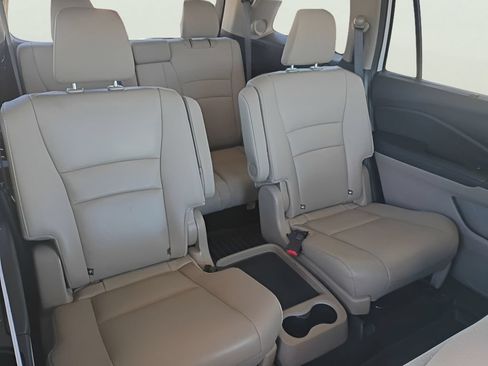 Used 2021 Honda Pilot Touring image 27