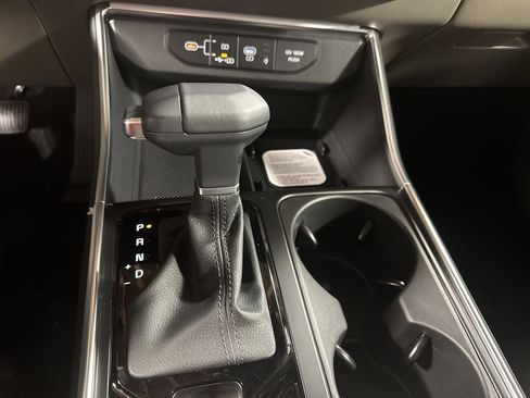 New 2026 Kia Carnival EX image 27