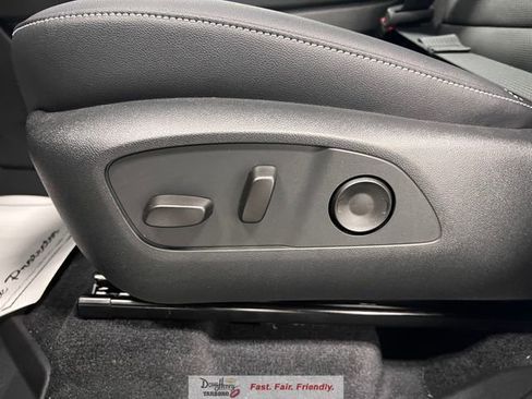 New 2026 Chevrolet Traverse LT w/ Midnight/Sport Edition FWD image 29