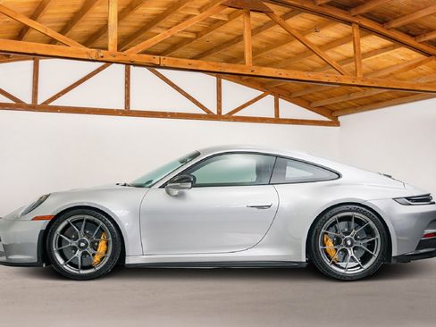 Used 2022 Porsche 911 GT3 RWD image 2