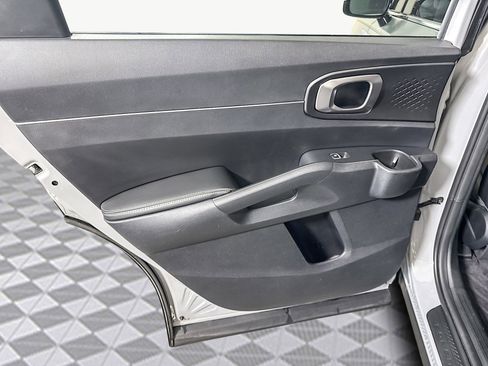 Used 2024 Kia Sorento S image 26