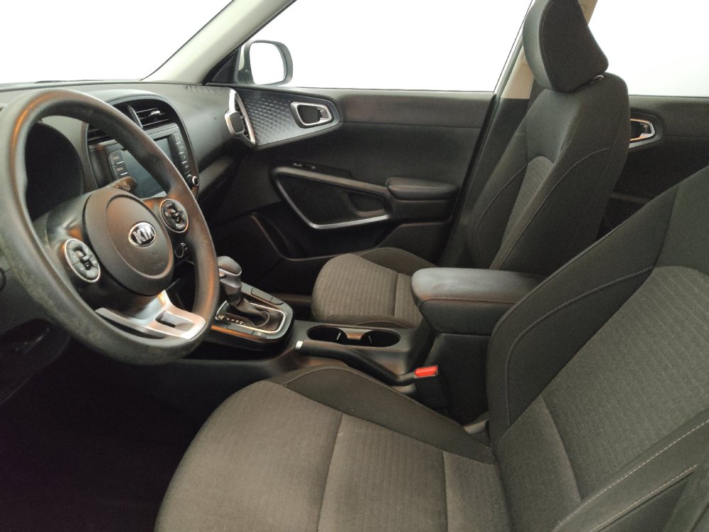 Used 2020 Kia Soul S FWD image 17