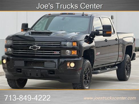 Used 2018 Chevrolet Silverado 2500 LT w/ Midnight Edition AWD/4WD image 1