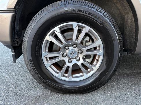 Used 2018 Ford F150 King Ranch image 7