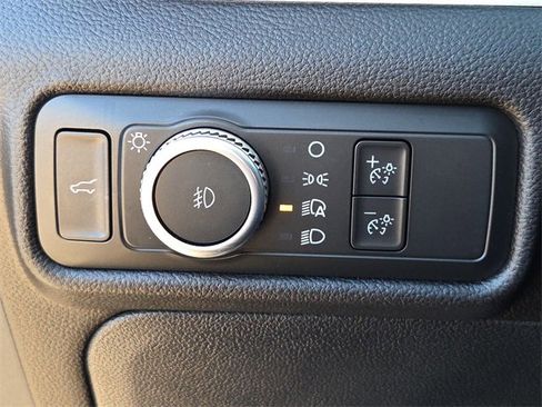 Certified 2022 Ford Explorer XLT w/ Equipment Group 202A image 26