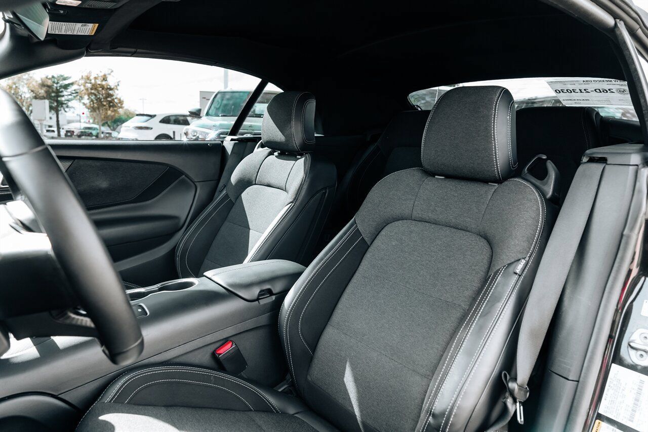 Used 2024 Ford Mustang Convertible RWD image 18