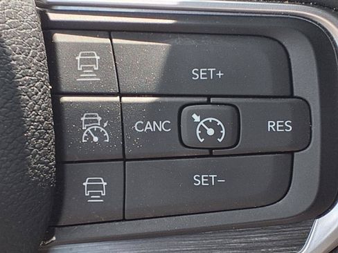 Used 2024 Jeep Wagoneer Series III AWD/4WD image 14