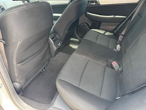 Used 2018 Subaru Outback 2.5i Premium AWD/4WD image 44