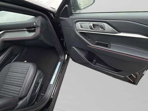 New 2026 Ford Explorer ST-Line w/ ST-Line Street Pack image 43