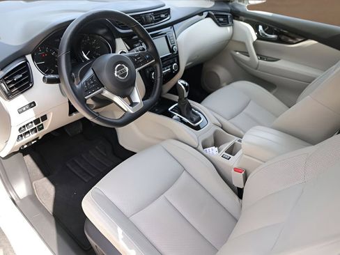 Used 2022 Nissan Rogue Sport SL w/ Premium Package image 10