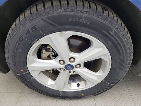 Used 2020 Ford Edge SE image 31