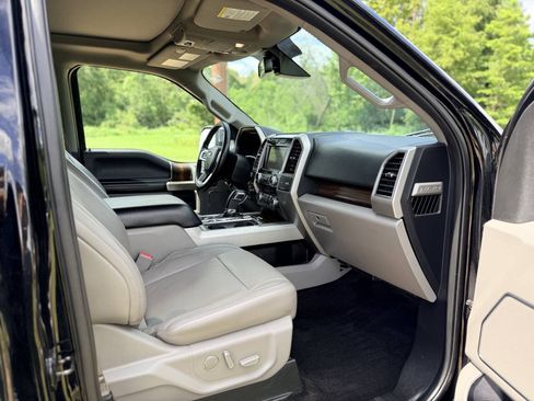 Used 2017 Ford F150 Lariat w/ Equipment Group 502A Luxury AWD/4WD image 17