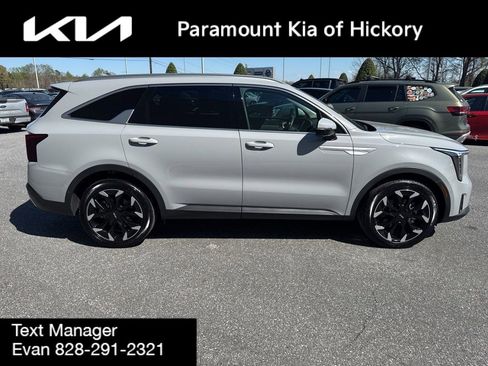 Used 2025 Kia Sorento SX FWD image 8