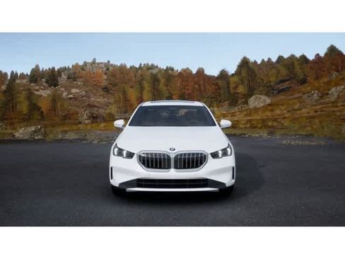 New 2027 BMW 530i w/ Premium Package RWD image 3