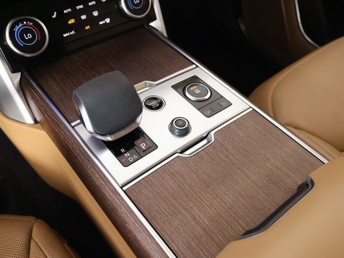 Used 2023 Land Rover Range Rover SE AWD/4WD image 8