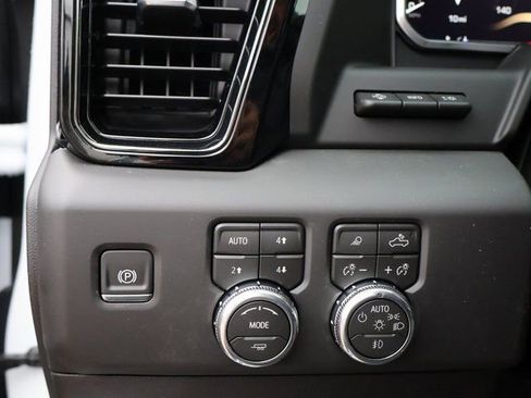 New 2026 GMC Sierra 2500 AT4 w/ AT4 Premium Plus Package AWD/4WD image 42